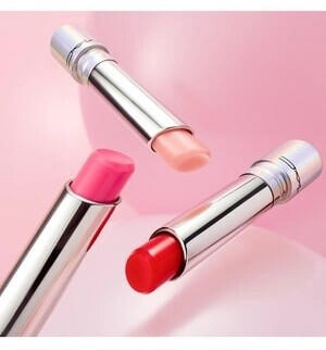MAC Glow Play Blush Glow Play Lip Balm Lippenbalsam 3,14 g FAVOURITE (8277.07 € / 1 kg)