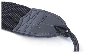 Fender Black Polyester Logo Strap Red – Maximaler Tragekomfort für stundenlange Performances