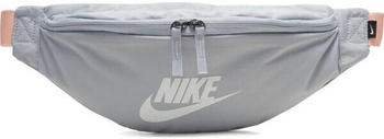 Nike Heritage (BA5750) coral /white Nike Heritage (BA5750) coral /white