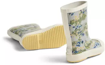 Wheat Rubber Boot Muddy meadow lake