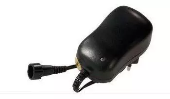 Schwaiger Steckernetzger&auml;t Universal 600mA schwarz (NG600USB 011)