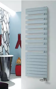 Zehnder Roda Spa Asym Designheizkörper links 118,3 x 55 cm verkehrsweiß