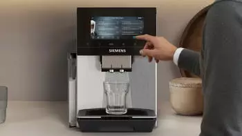 Siemens EQ900 iAroma TQ923E43 – Siemens EQ900 iAroma TQ923E43 – Vollautomat mit zwei Bohnenbehältern und barista-Features