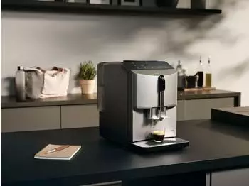 Siemens EQ.300 TF303E07 silber metallic – Siemens EQ.300 TF303E07 silber metallic – Kaffeevollautomat für vielseitigen Genuss