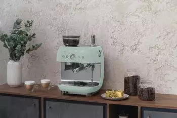 Smeg EGF03PGEU Siebträgermaschine pastellgrün – Thermoblock-System für konstante Brühtemperatur