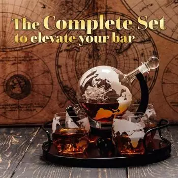 DS Produkte Whiskey-Dekanter-Set, ge&auml;tztes Weltkugel-Design mit Holzst&auml;nder & 2 Gl&auml;sern, 850ml