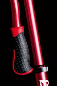 Six Degrees Six Degrees 230/215 mm rot – Six Degrees Six Degrees 230/215 mm rot: Der perfekte Scooter für Kinder