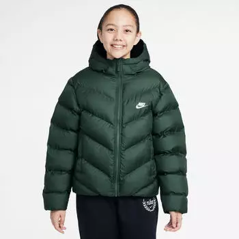 Nike All Day Play Therma-FIT-Puffer-Jacke mit weiter Passform (ältere Kinder) - Grün HQ4976-323 – Durchdachte Details schützen zuverlässig vor Herbst- und Winterwetter