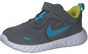 Nike Revolution 5 (BQ5673) smoke grey/chlorine blue/high voltage