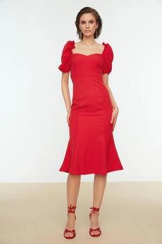 Trendyol Install Detailed Kleid rot