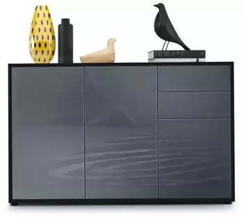 Vladon Ben V3 Kommode 3 T&uuml;ren, 2 Schubladen, schwarz matt/grau hochglanz (117x74x36cm)