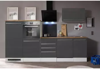 K&uuml;chenzeile Respekta Premium Gabriel 320 cm in Hochglanz grau mit Holzarbeitsplatte und modernen Ger&auml;ten.