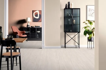 Egger NatureSense Aqua Laminat Sheffield Akazie wei&szlig; (EL1096)