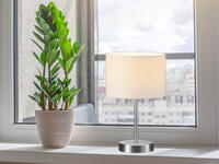 Klassische Led Tischleuchte Silber Mit Stoffschirm Wei&szlig;, H&ouml;he 32cm