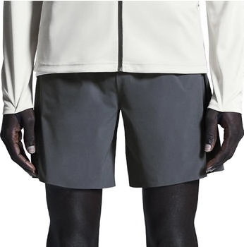 On Performance Shorts weiß