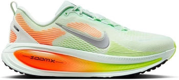 Nike Vomero 18 barely green metallic silver