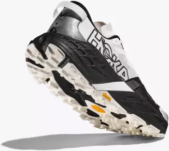 Hoka Speedgoat 7 schwarz/weiß – Hoka Speedgoat 7 schwarz/weiß für Trailrunning mit Vibram-Grip