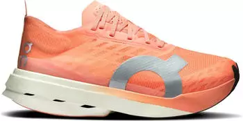 On Cloudboom Strike sunstone/white (Damen) (3WE30474836)