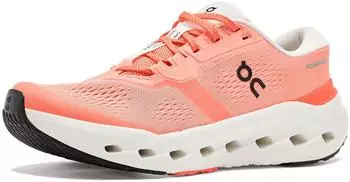 On Cloudrunner 3 (Damen)
