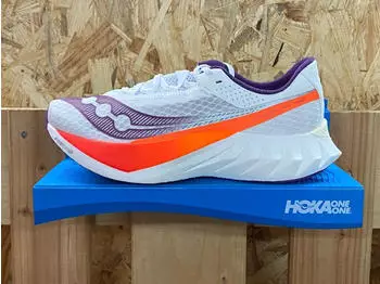 Saucony Endorphin Pro 4 wei&szlig;/violett (Damen) (S10939-129)