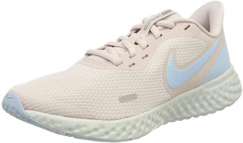 Nike Revolution 5 Women (BQ3207) barely rose/hydrogen blue Test ❤️  Testbericht.de Mai 2022