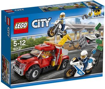 LEGO City - Abschleppwagen auf Abwegen (60137)