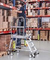 Podesttreppe 4 Plattform-H.960mm Stufen u.Plattfom Alu.geriffelt eins.ZARGES