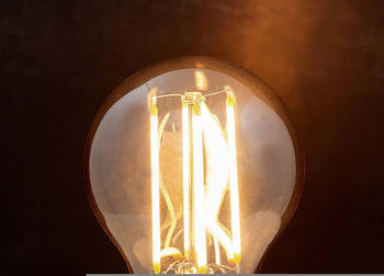 Lindby E27 LED-Lampe Filament 6W 500 lm, amber, 2.200 K