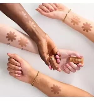 Essence Baby Got Bronze Shimmering Bronzer (5,5g) 20 Holiday Glow