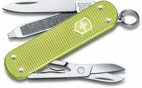 Victorinox 0.6221.241G, Victorinox Classic SD Alox Lime Twist Taschenmesser mit...