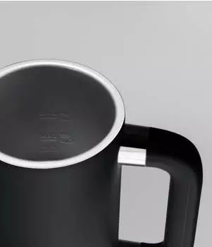 KOENIC KMF 15321 B Milchaufschäumer, Schwarz/Edelstahl – Leistungsstark und vielseitig