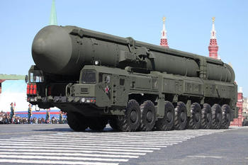 Trumpeter 15U175 TEL, RS.12M1 Topol-M ICBM complex (01082)