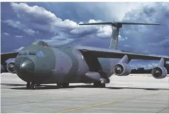 Roden 331 Lockheed C-141B Starlifter