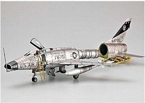 Trumpeter F-100D Super Sabre (2232)