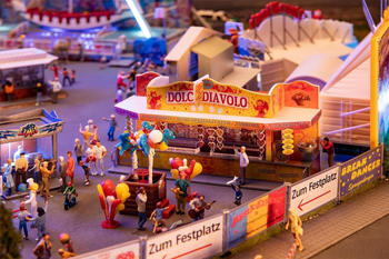 Faller Süßigkeitenbude und Ballonkünstler 1:87 H0 (140474)