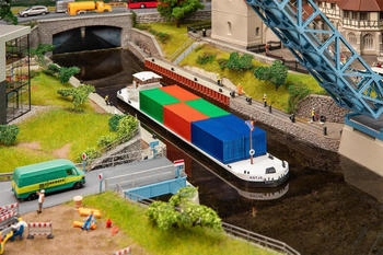 Faller Flussfrachter mit Containern 1:87 Spur H0 (131013)