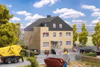Faller H0 (1:87) 130755 - Mehrfamilienhaus