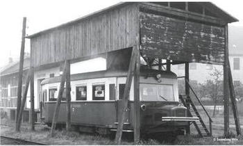Märklin Spur 1 Schienenbus Igel T5 mit Triebwagenunterstand der Wittlager Kreisbahn (55135)