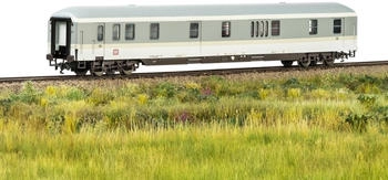 Trix Modellbahnen H0 Expressgutwagen Dm 903 der DB Ep. V (TRIX23100)