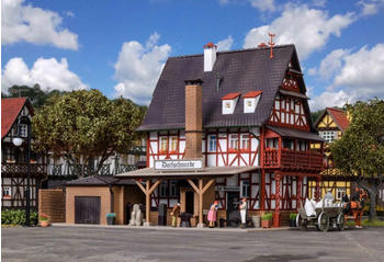 Vollmer Dorfschmiede mit Zubehör und Beleuchtung, Funktionsbausatz (43696)