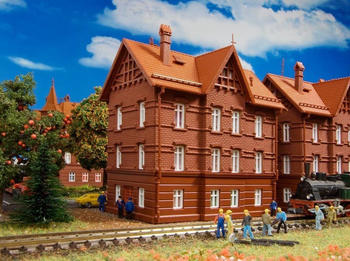Vollmer Eisenbahner-Wohnhaus mit First (43806)