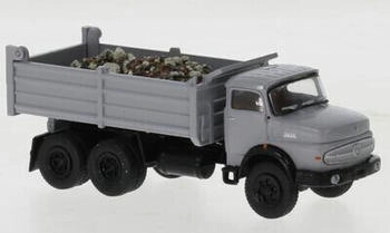 Brekina Mercedes LAK 2624 mit Ladegut grau schwarz, 1970 (81157)