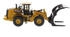 Diecast Masters CAT 972M Radlader mit Holzgreifer H0 (IGRA 85950)