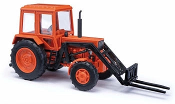 Busch Belarus MTS-82 mit Frontlader/Gabelzinken 1:87 (51308)