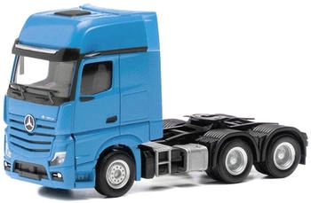 Herpa H0 (1:87) 317917-002 Mercedes-Benz Actros L Gigaspace Zugmaschine 3achs (6x4) lichtblau