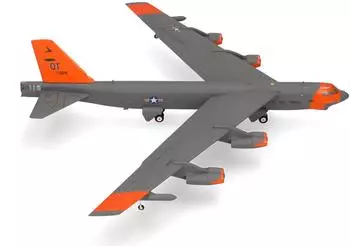 Herpa 573726 1:200 U.S. Air Force Boeing B-52H Stratofortress 49th Test and Evaluation Sqn orange livery