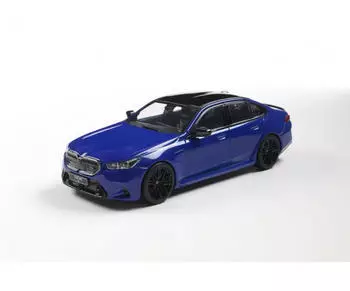 Solido BMW G90 M5 Sedan Sportliche Business-Limousine Schwarze Details markantes Design Diecast Modellauto Marina Bay Blau 1:43