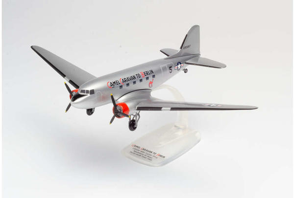 Herpa U.S. Army Air Forces Douglas C-47A Skytrain - 86th Fighter Wing, 525th Fighter Squadron, Neubiberg AB „CamelCaravan (612302)