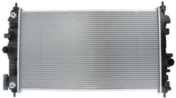 Nissens Kühler mit Ölkühler für VAUXHALL SAAB GMC OPEL (630717)