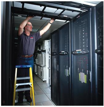 APC On-Site Warranty Extension - Serviceerweiterung - 1 Jahr - Vor-Ort (WOE1YR-EZ-200)